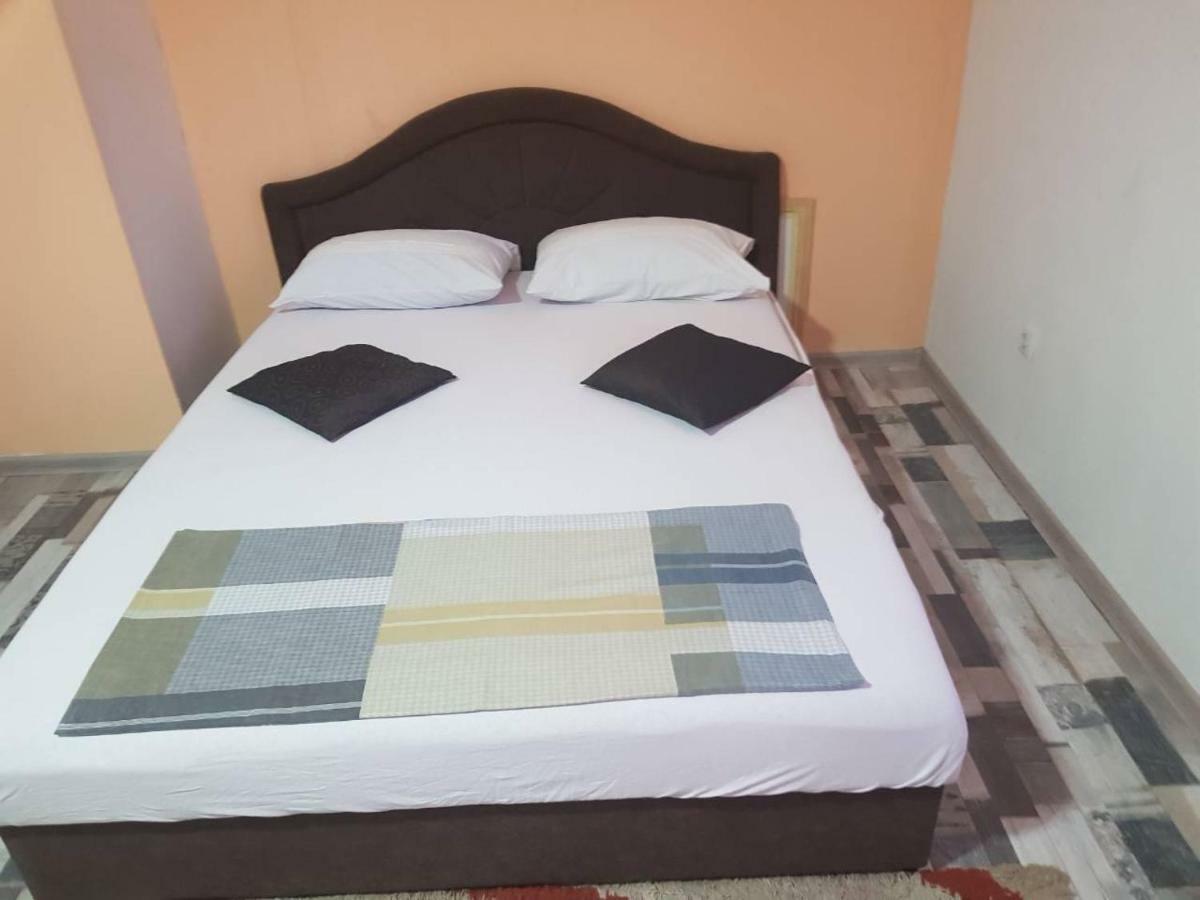Guesthouse "Ines" Doboj Exterior foto